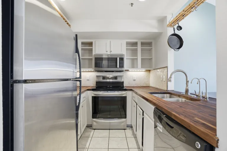 1480 Quince Ave Unit 201 Kitchen
