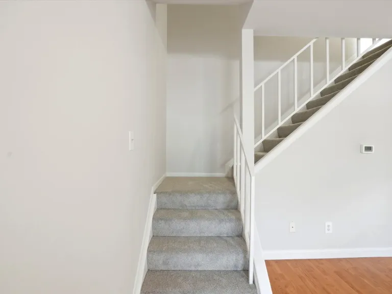 23-3315 Talisman Ct C-stairway