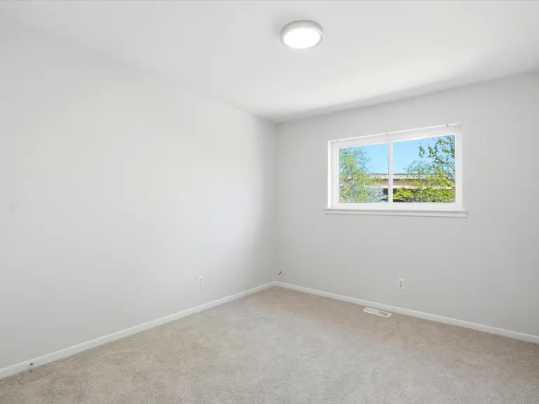 30-3315 Talisman Ct C-large second bedroom