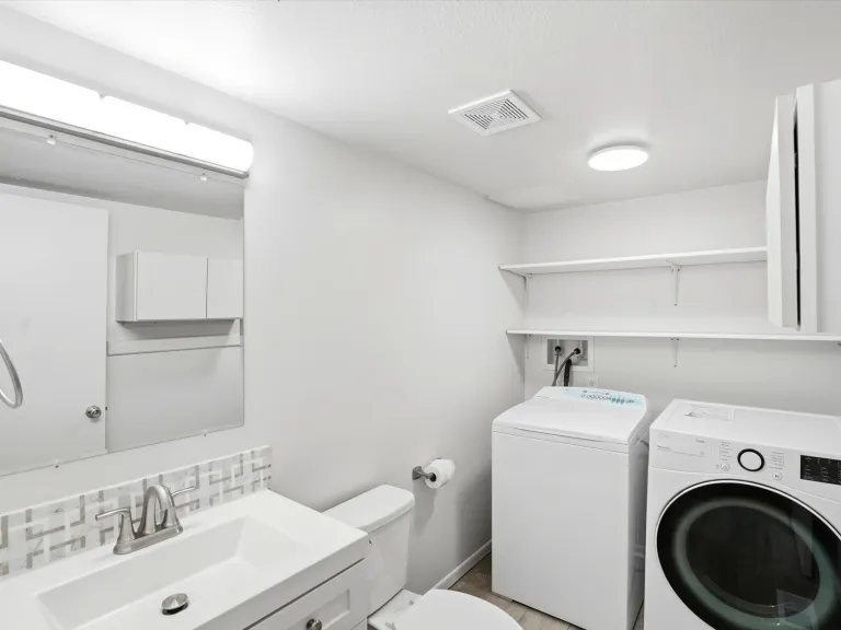 33-3315 Talisman Ct C-downstairs half bathroom with laundry