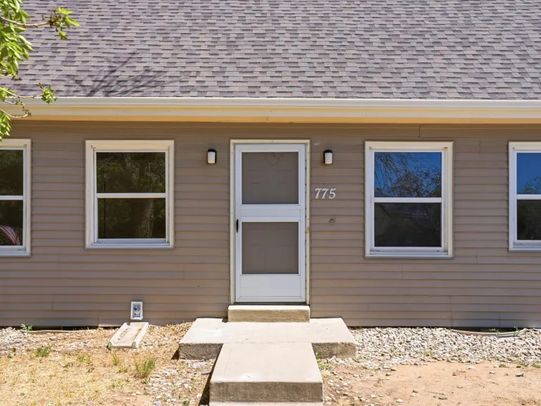 775 Bedivere Cir - Front View side windows