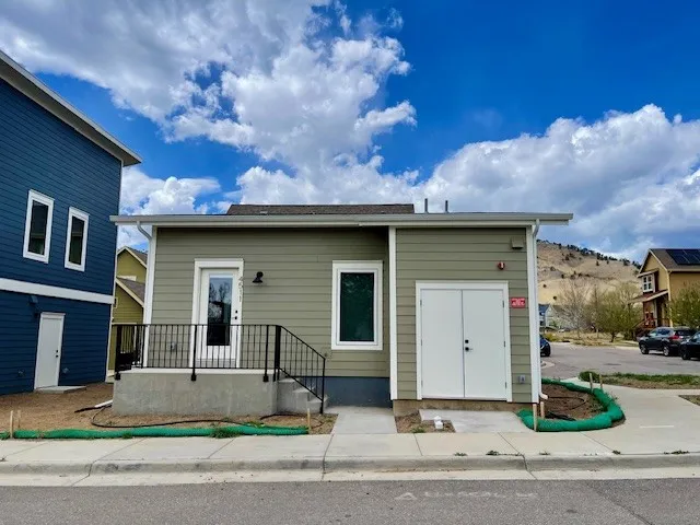 4511 West Ct-Exterior front