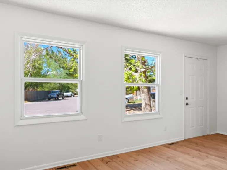 775 Bedivere Cir - Living area space view