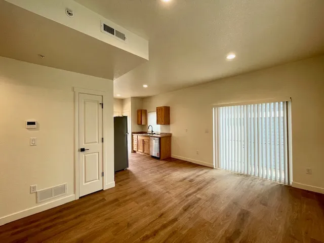 4511 West Ct-dining and living area