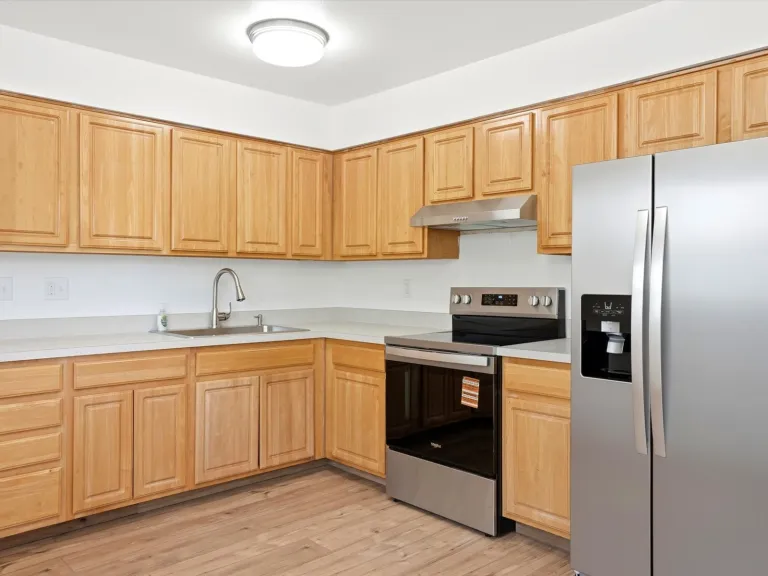 775 Bedivere Cir - Kitchen area