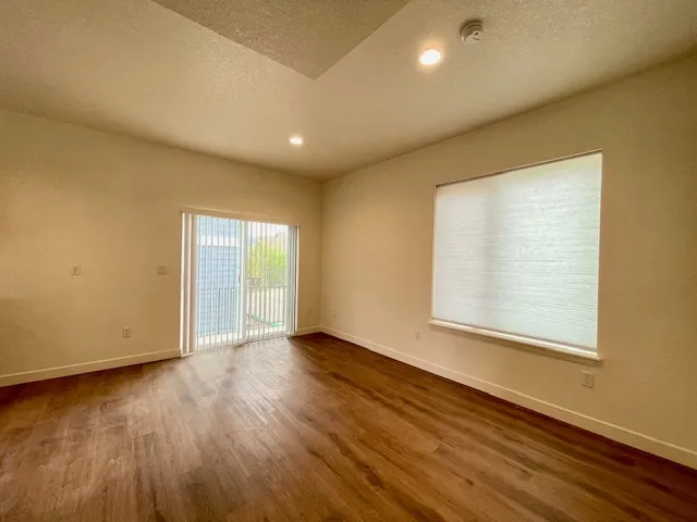 4511 West Ct-dining and living area