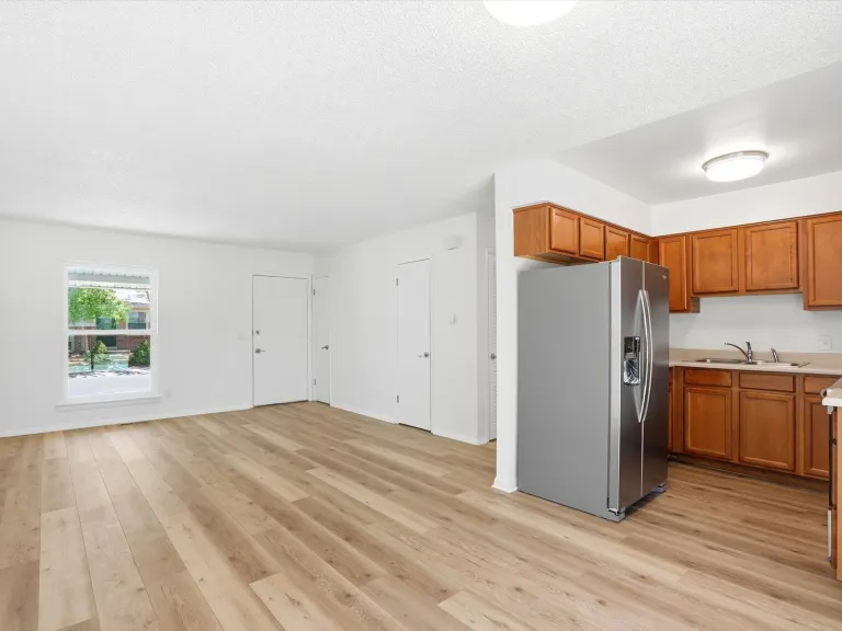 1585 Sagrimore Cir Living area kitchen