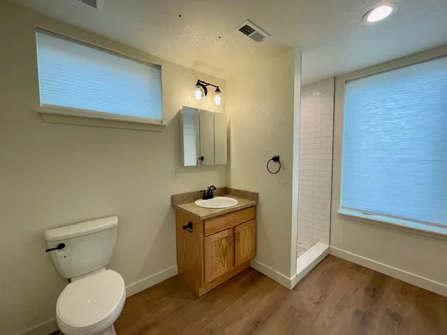 4511 West Ct-bathroom
