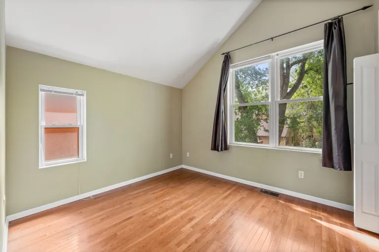 2612 Thornbird Pl - Livingroom