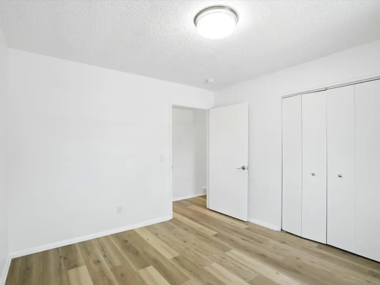 1585 Sagrimore Cir - Bedroom