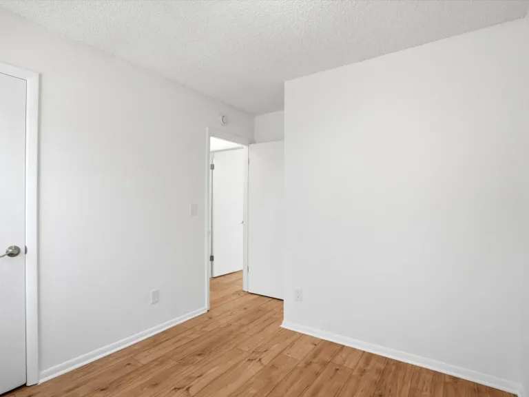 775 Bedivere Cir - Bedroom space