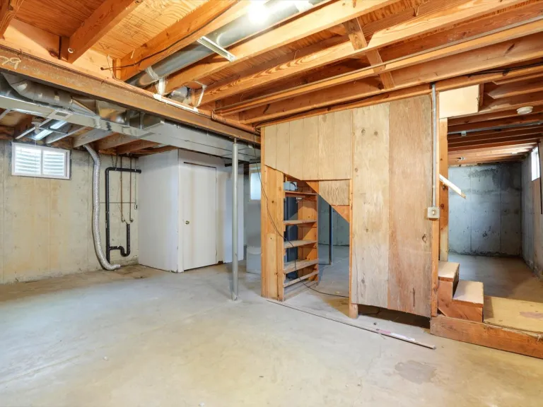 775 Bedivere Cir - Basement