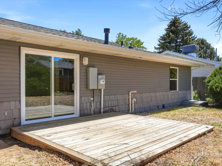 1585 Sagrimore Cir back door