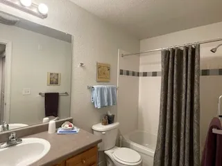 3683 Pinedale Street Unit D Bathroom