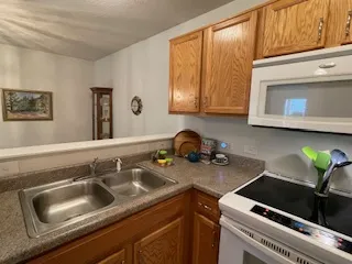 3683 Pinedale Street Unit D microwave