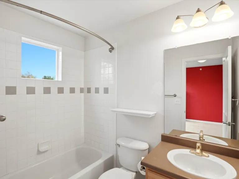 3684 Pinedale St - Bathroom