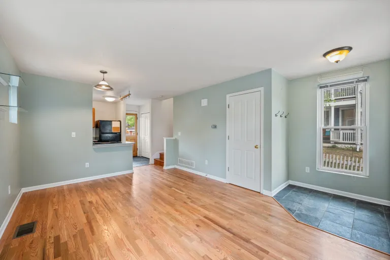 2612 Thornbird Pl - Livingroom
