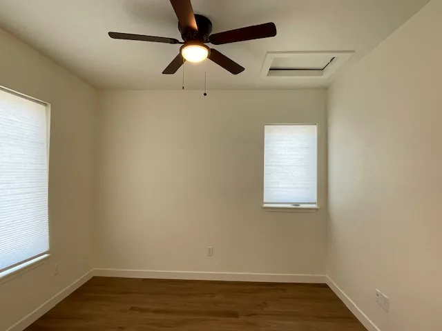 951 Cherry Ave B - Bedroom