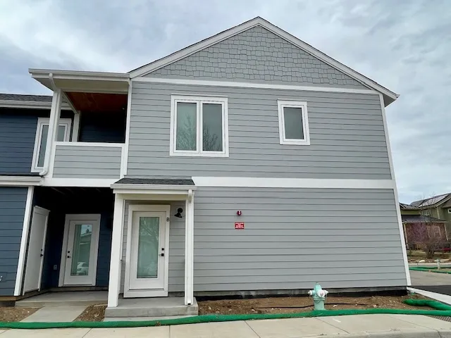951 Cherry Ave B -Front of house