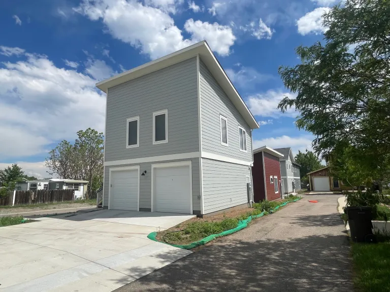 4461 West Ct -Side outside