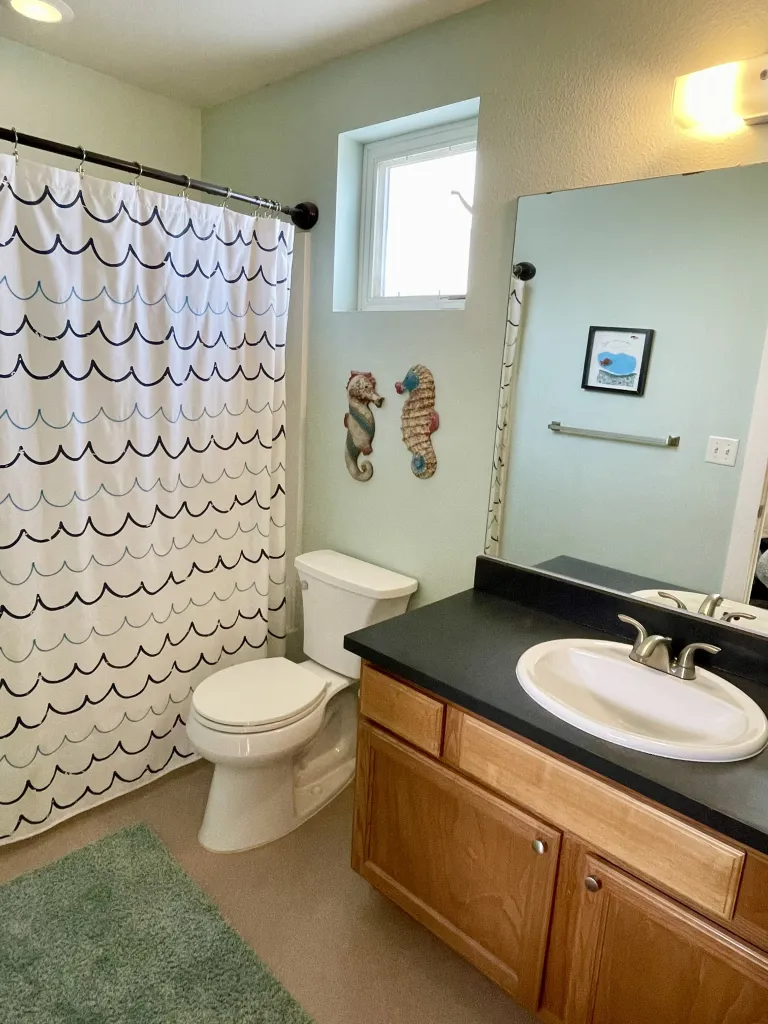 1489 Zamia Avenue Bathroom