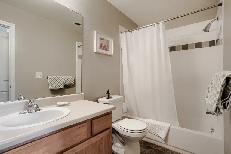 4185 47th St Unit G - Bathroom