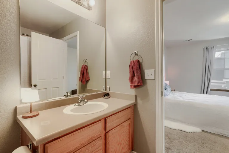 4185 47th St Unit G - Bathroom