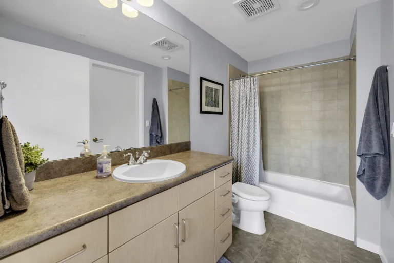 3601 Arapahoe Ave Unit 105 - Bathroom