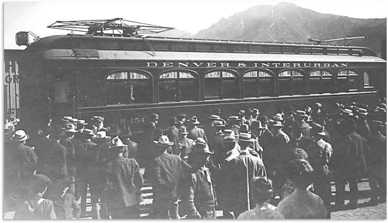 Crowd at Boulder Depot