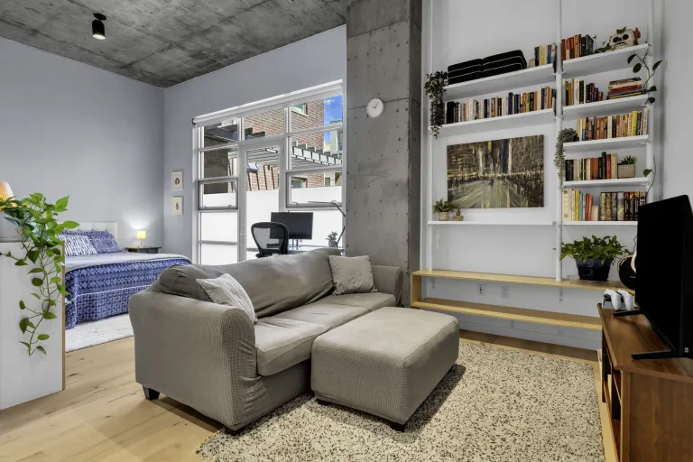 3601 Arapahoe Ave Unit 105 - Living room area