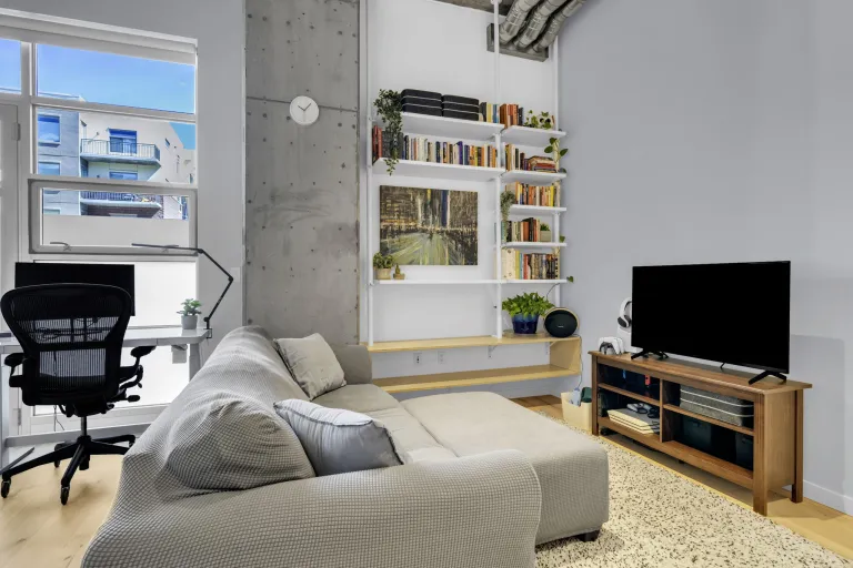 3601 Arapahoe Ave Unit 105 - Living room