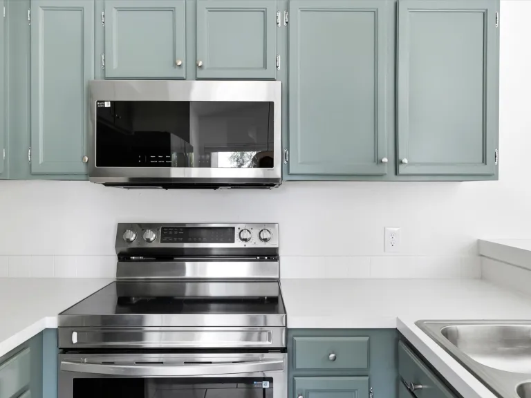 3565 28th St Unit 201 Stove