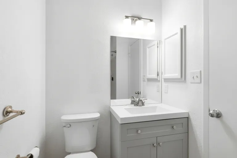 3525 28th St Unit 304 Bathtub