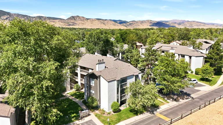 3525 28th St Unit 304 Front view