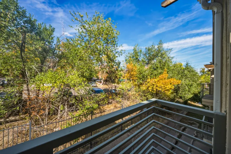 2510 Taft Dr 302 Balcony