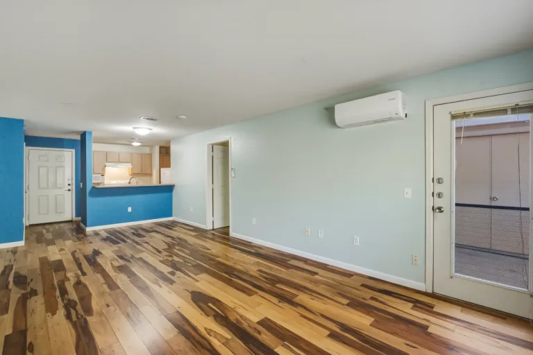 2510 Taft Dr 302 Dining area