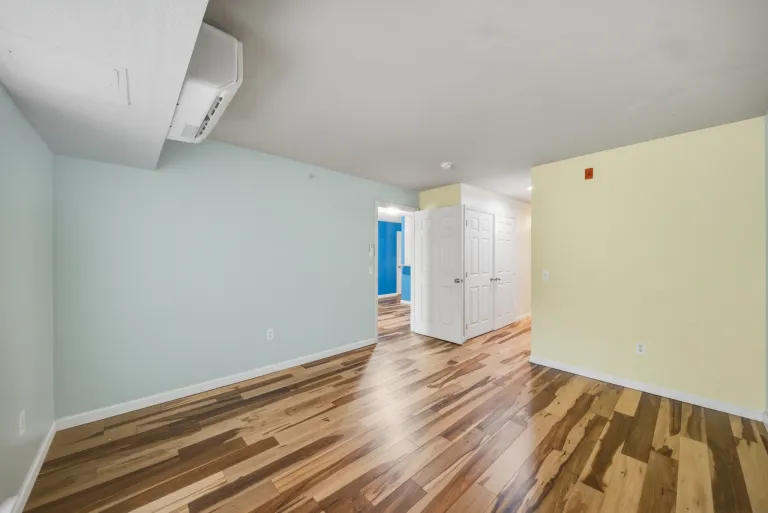 2510 Taft Dr 302 Livingroom area