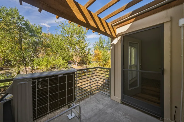 2510 Taft Dr 302 Patio area
