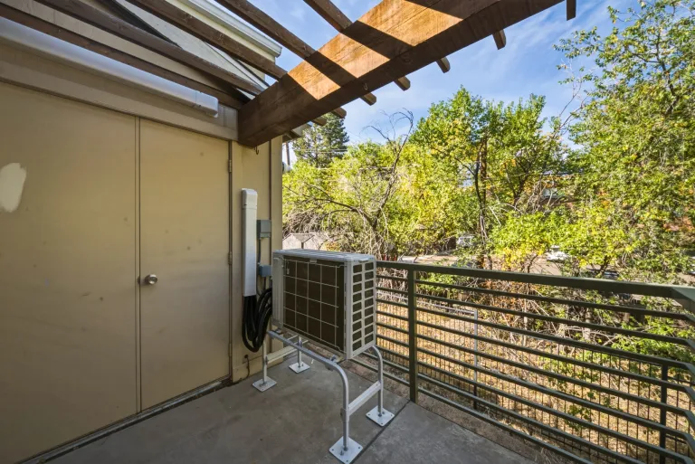 2510 Taft Dr 302 Patio