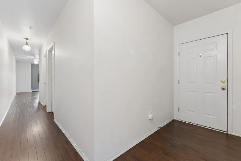 2610 Iris Avenue Unit 105 entry