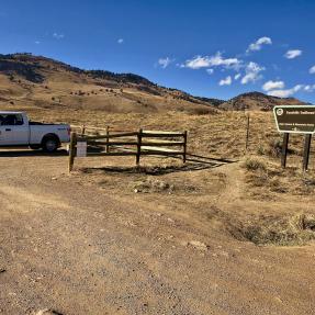 Foothills Trailhead sign
