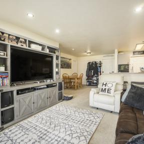 2510 Taft Unit 305 Livingroom TV