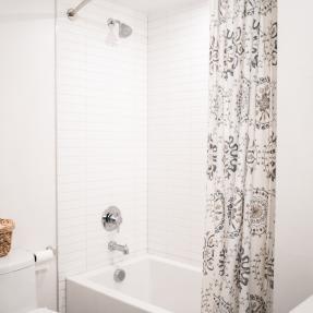 3261 Airport Rd Unit D-105 Bathroom tub area