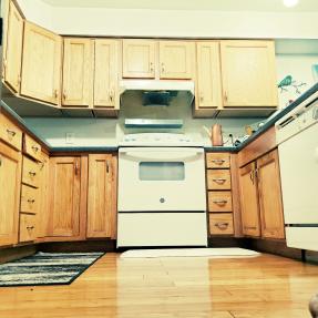 4549 Sunnyside Kitchen