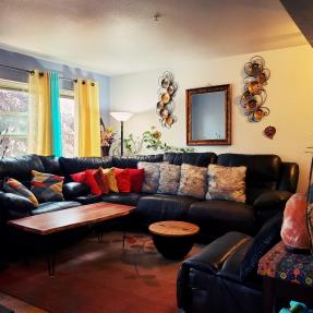 4549 Sunnyside Place Livingroom