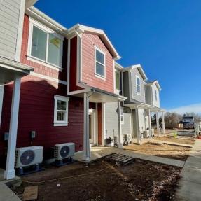 2152-2156 Violet - exterior view 2