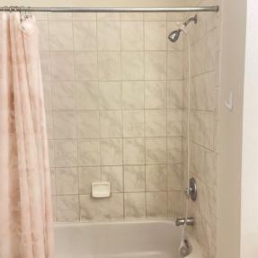 2800 E Aurora Ave # 110 Bathroom tub