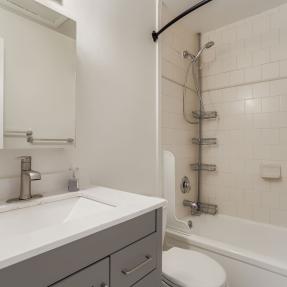 3355 Talisman CT C - 020 - 2nd Floor Bathroom