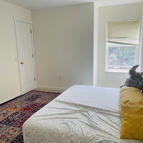 4573 Sunnyside Bedroom