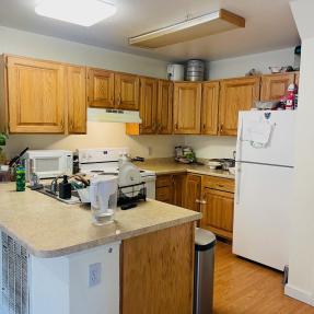 4573 Sunnyside Kitchen